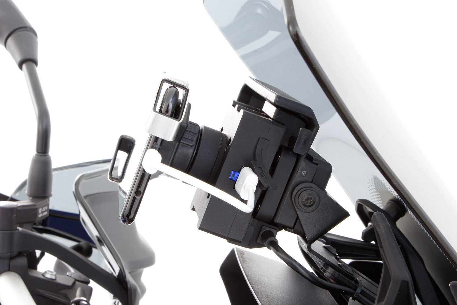 Our thoroughly practical USB charging box fits all BMWs with the factory-side BMW navigation preparation (Navigator V, VI).