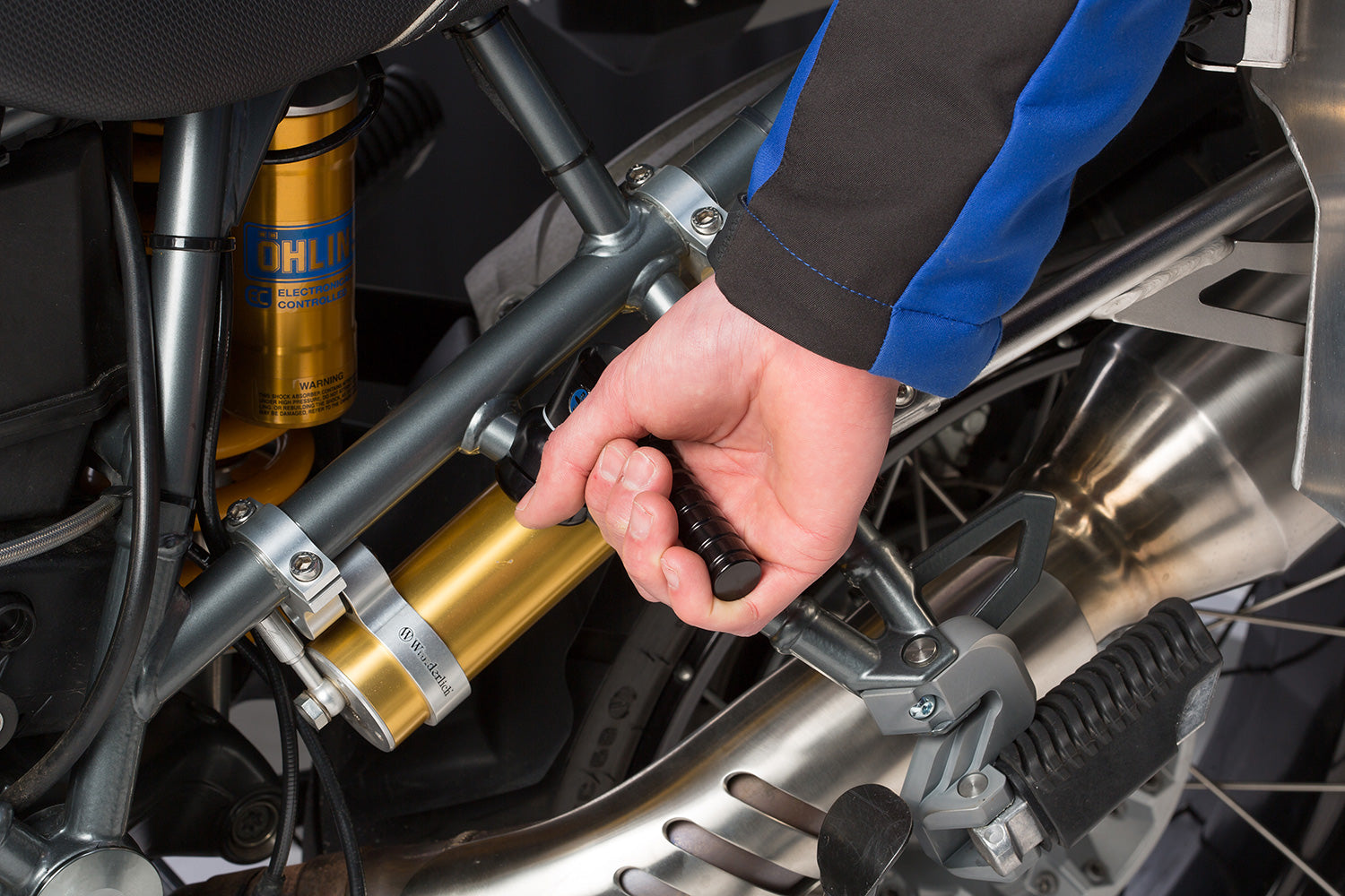 This folding lifting handle makes lifting the BMW bike onto the centre stand much easier, especially when the bike is fully loaded.