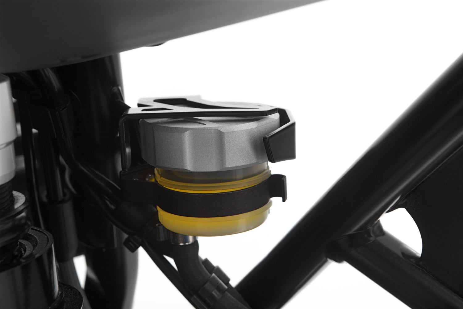 This black brake reservoir protector prevents the rear brake reservoir of the R 1200 GS from being accidentally kicked or falling out.