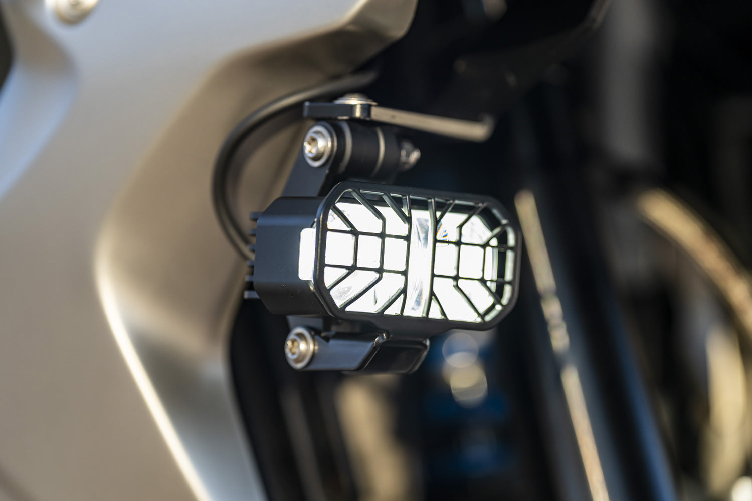 Wunderlich LED Auxillary headlight MICROFLOOTER 3.0 R 1250 GS - complete your BMW ✔ Premium components ✔ Integrated design ➜ Order now