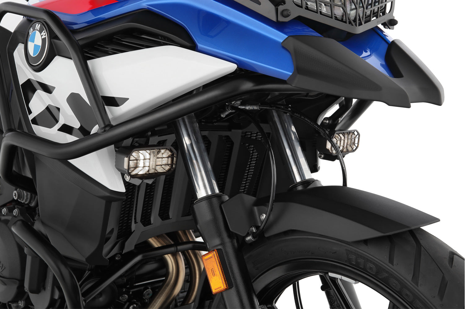 With a full 2 x 4000, so a total of 8000 lumen, they provide four times the luminous flux of conventional auxiliary headlights