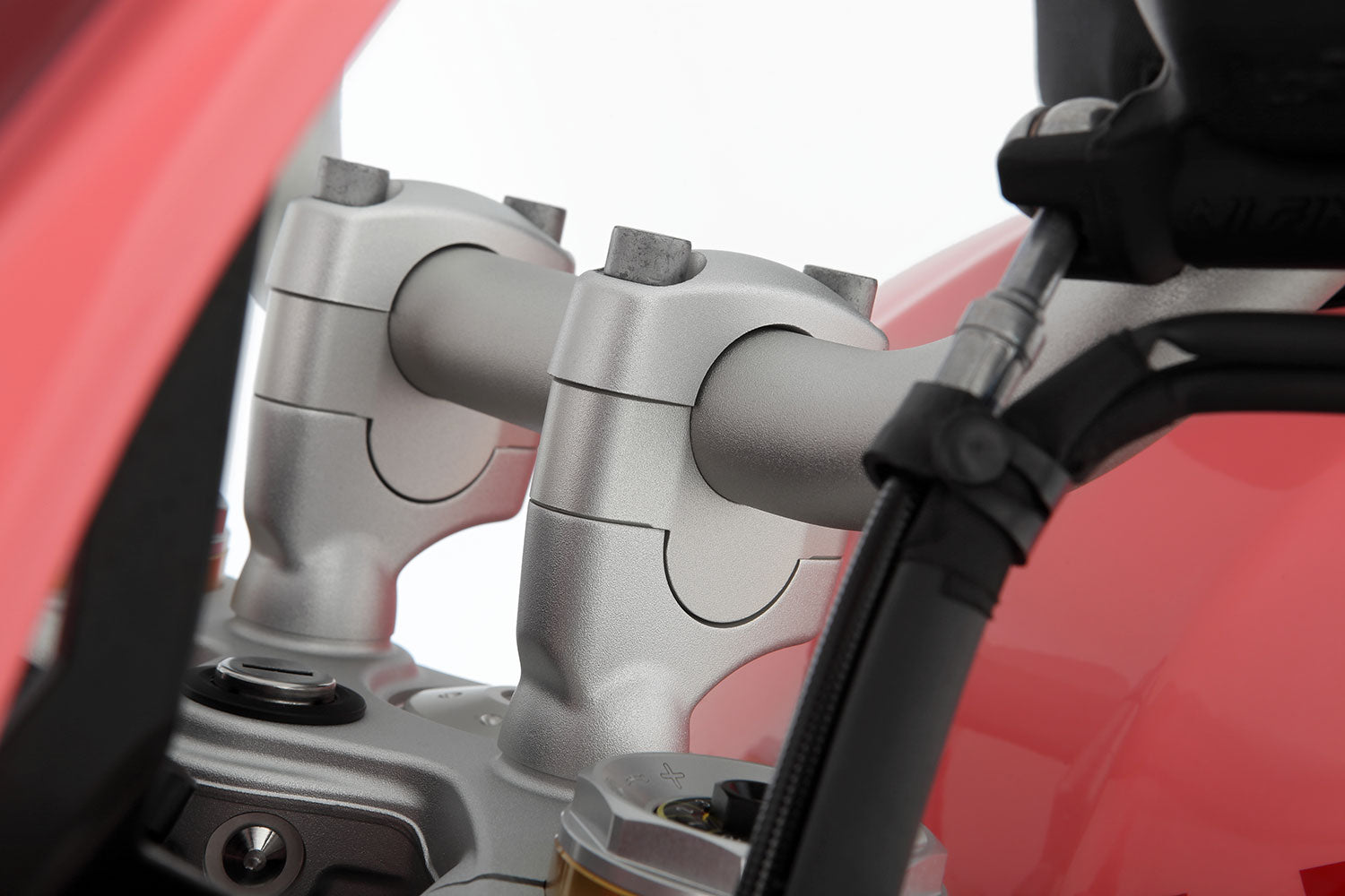 Wunderlich handlebar riser ERGO R 12 (+R 12 nineT) - complete your BMW ✔ Premium components ✔ Integrated design ➜ Order now