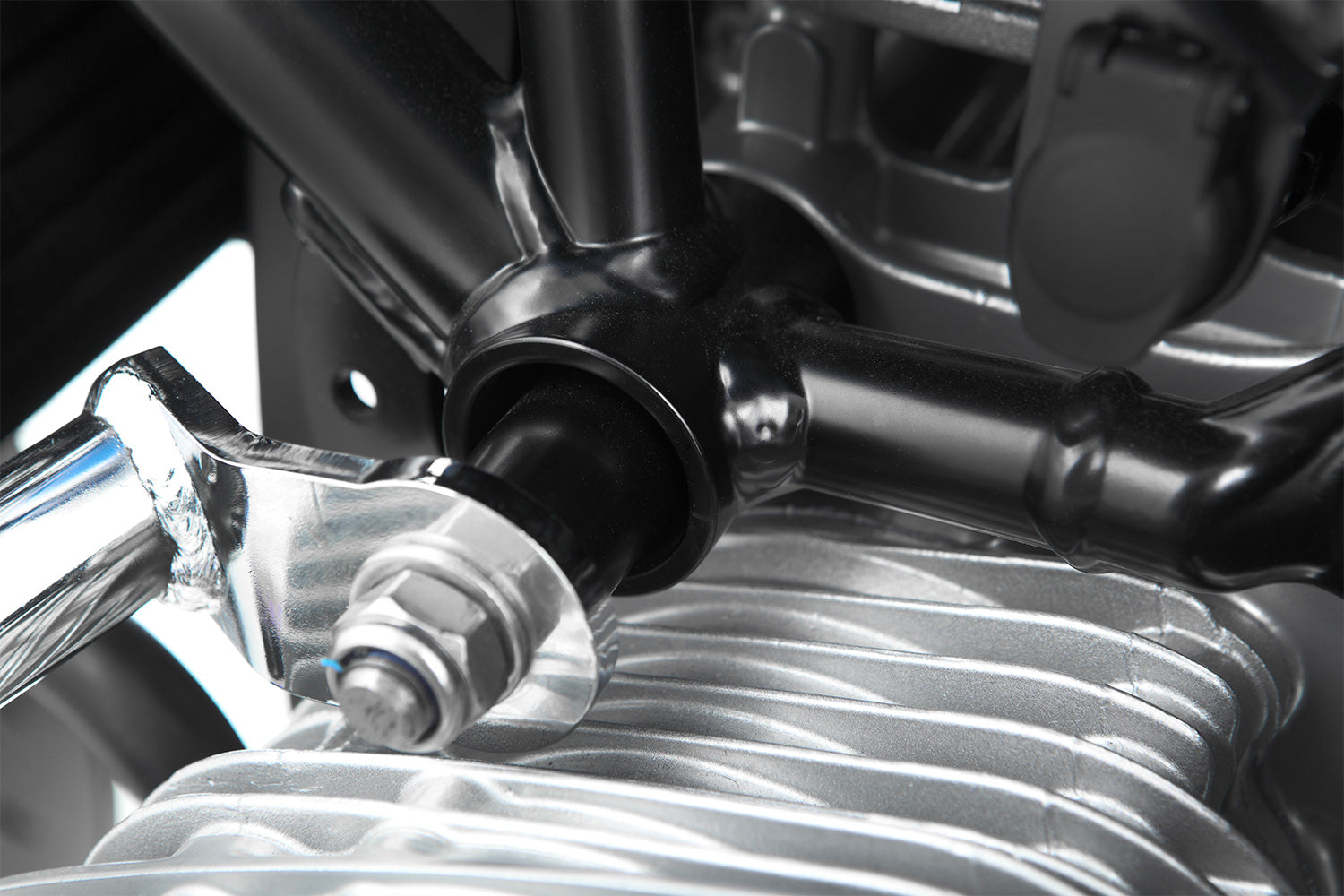 Wunderlich widening set for R nineT engine protection bar-31741-200