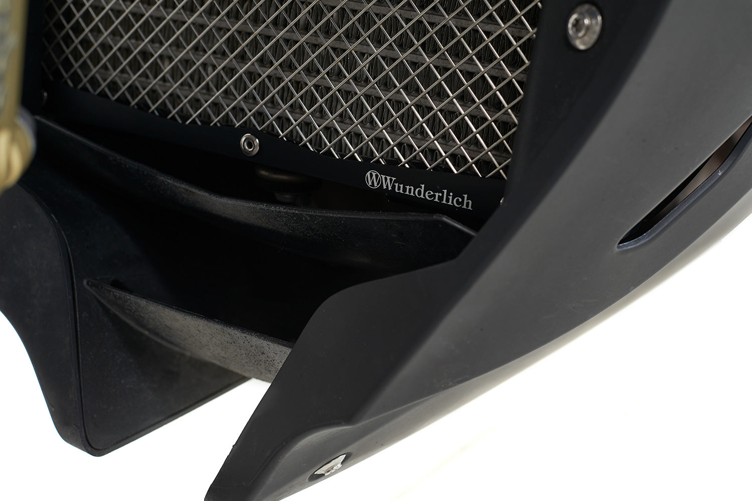 The oil cooler guard for the BMW provides effective protection and ensures optimal long-term cooling air flow.