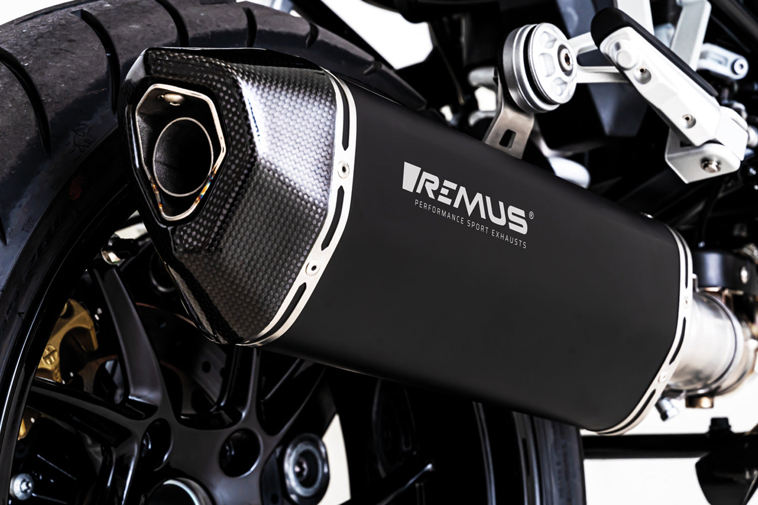 Remus - Slip-on Black Hawk Silencer for R 1250 R/RS LC
