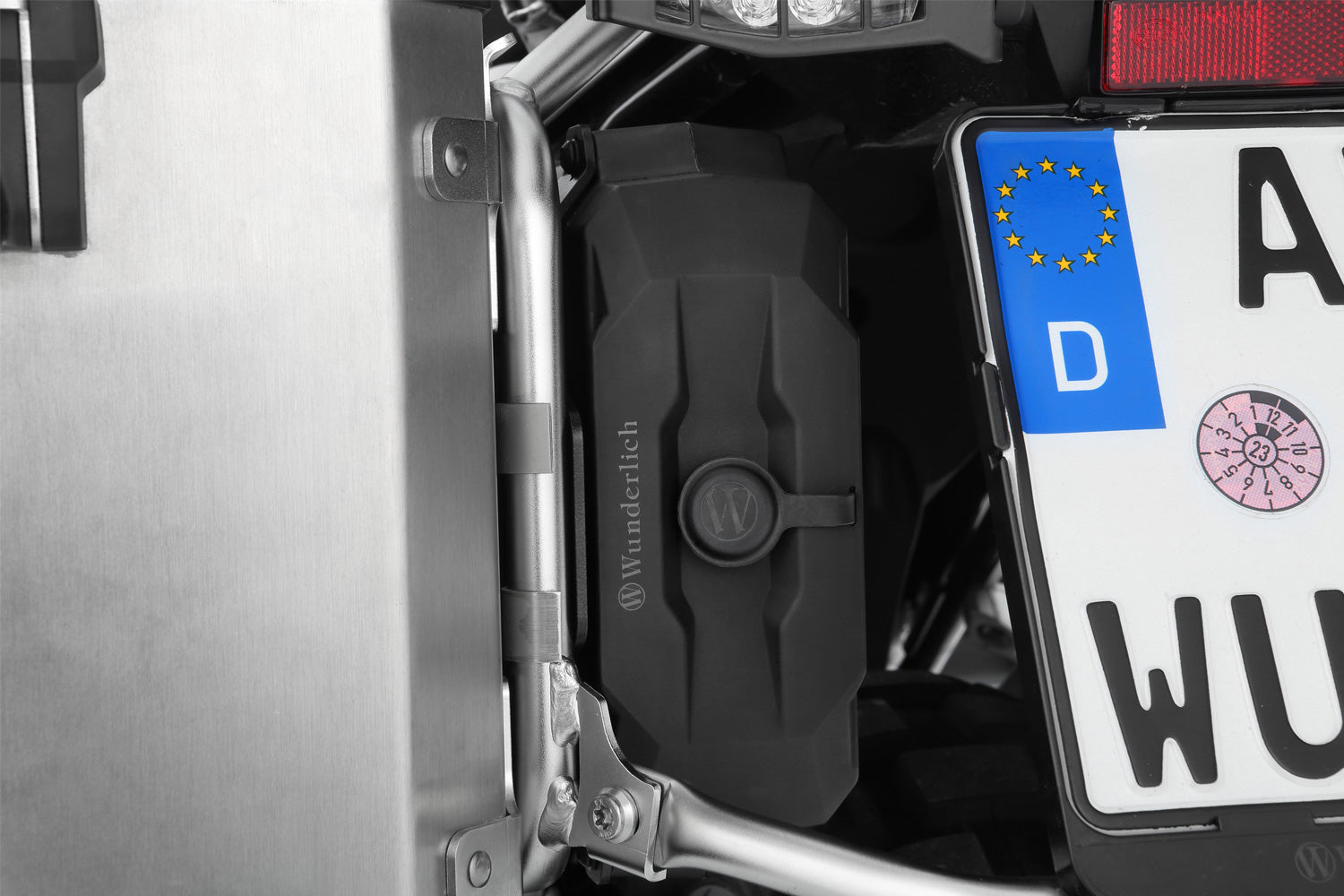 Tailored tool box for various bits and pieces - Space-saving, integrated mounting on the left of the original case carrier!