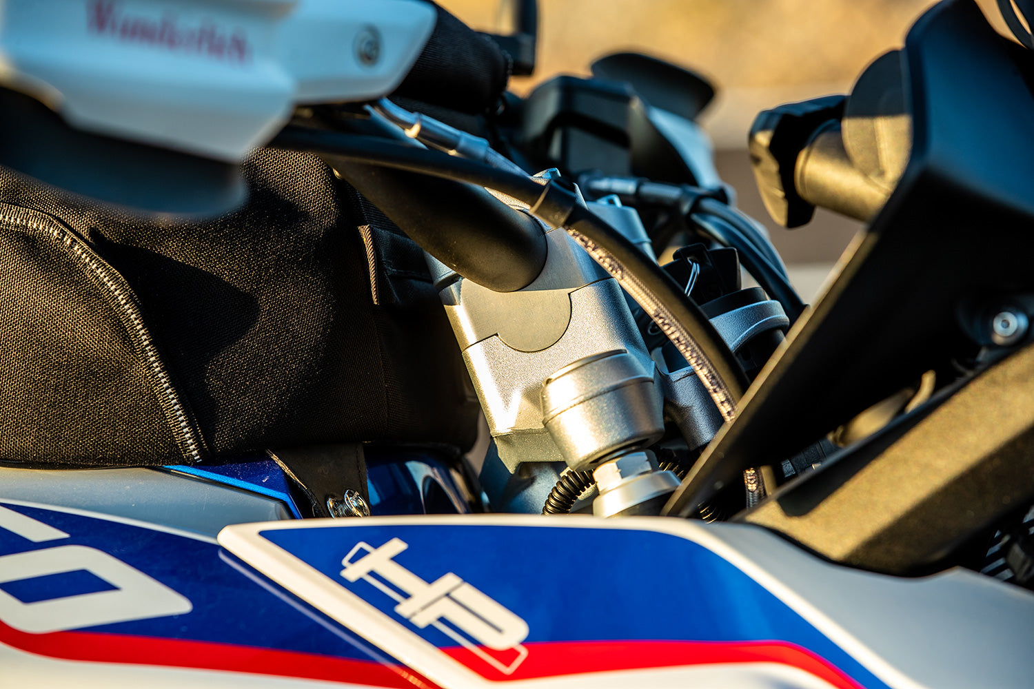 Ideal for a relaxed yet agile riding style - complete your BMW ✔ Premium components ✔ Integrated design ➜ Order now