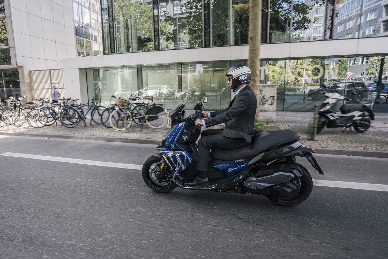 The economical and practical cruise control. Extremely light, highly stable design made completely from anodised aluminium.