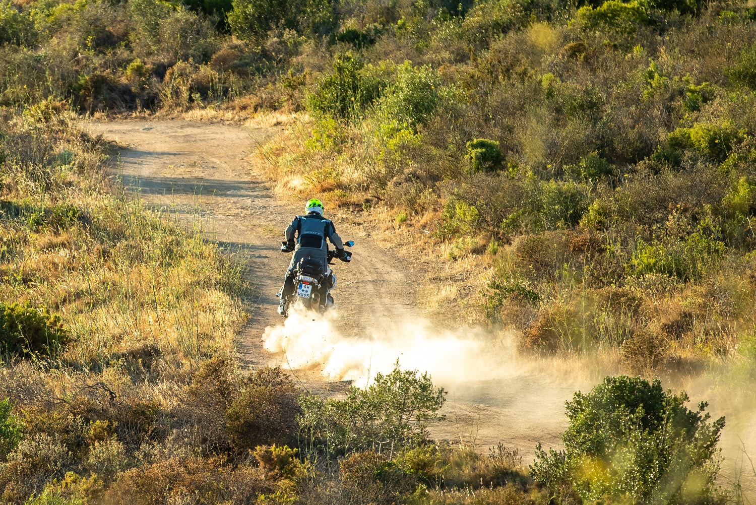 The Wunderlich windshield »MARATHON« with windshield reinforcement on both sides provides incomparable comfort when touring