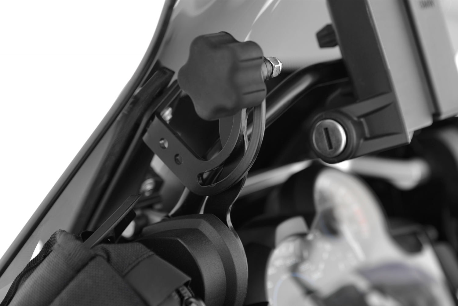 Wunderlich windshield »MARATHON« with Screen reinforcement on both sides provides incomparable comfort when touring