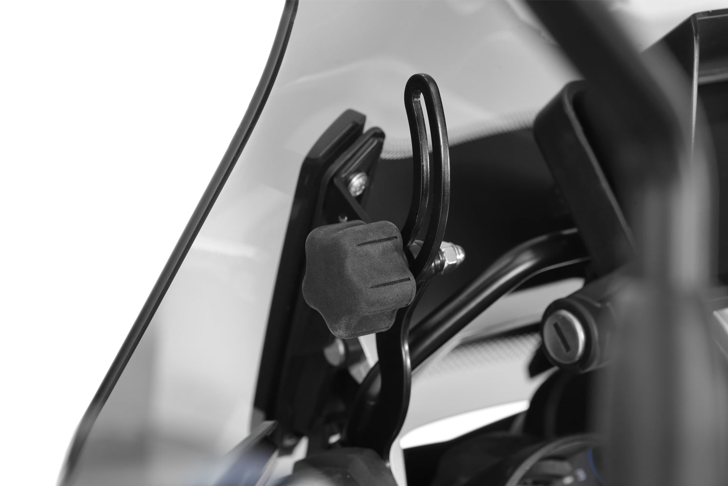 Wunderlich windshield »MARATHON« with Screen reinforcement on both sides provides incomparable comfort when touring