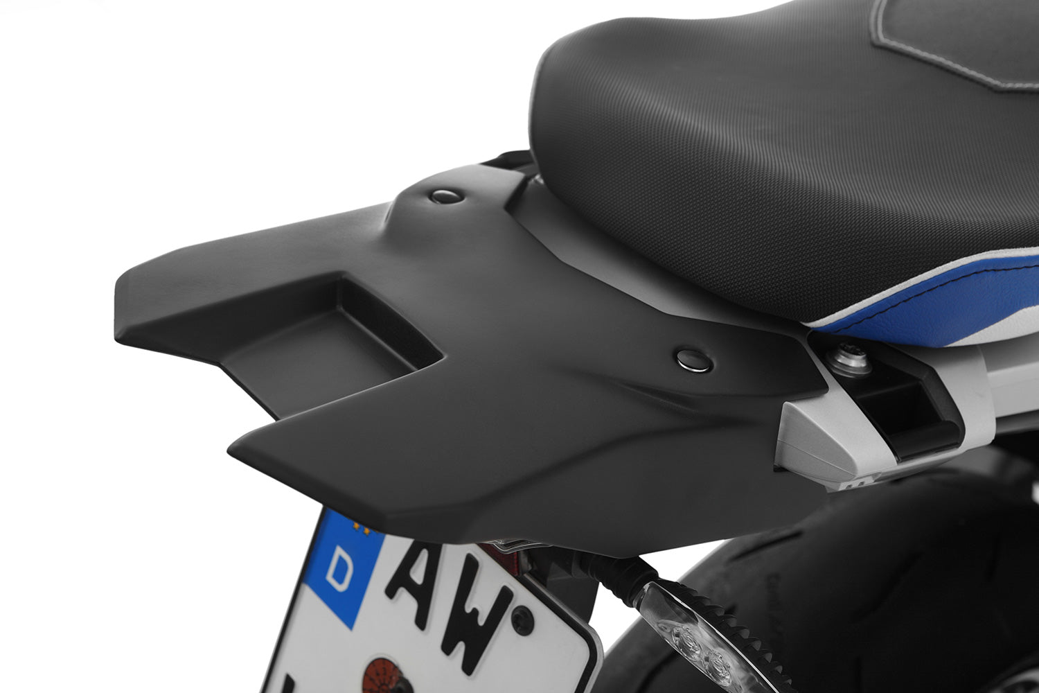 Dynamically designed, striking tail fairing