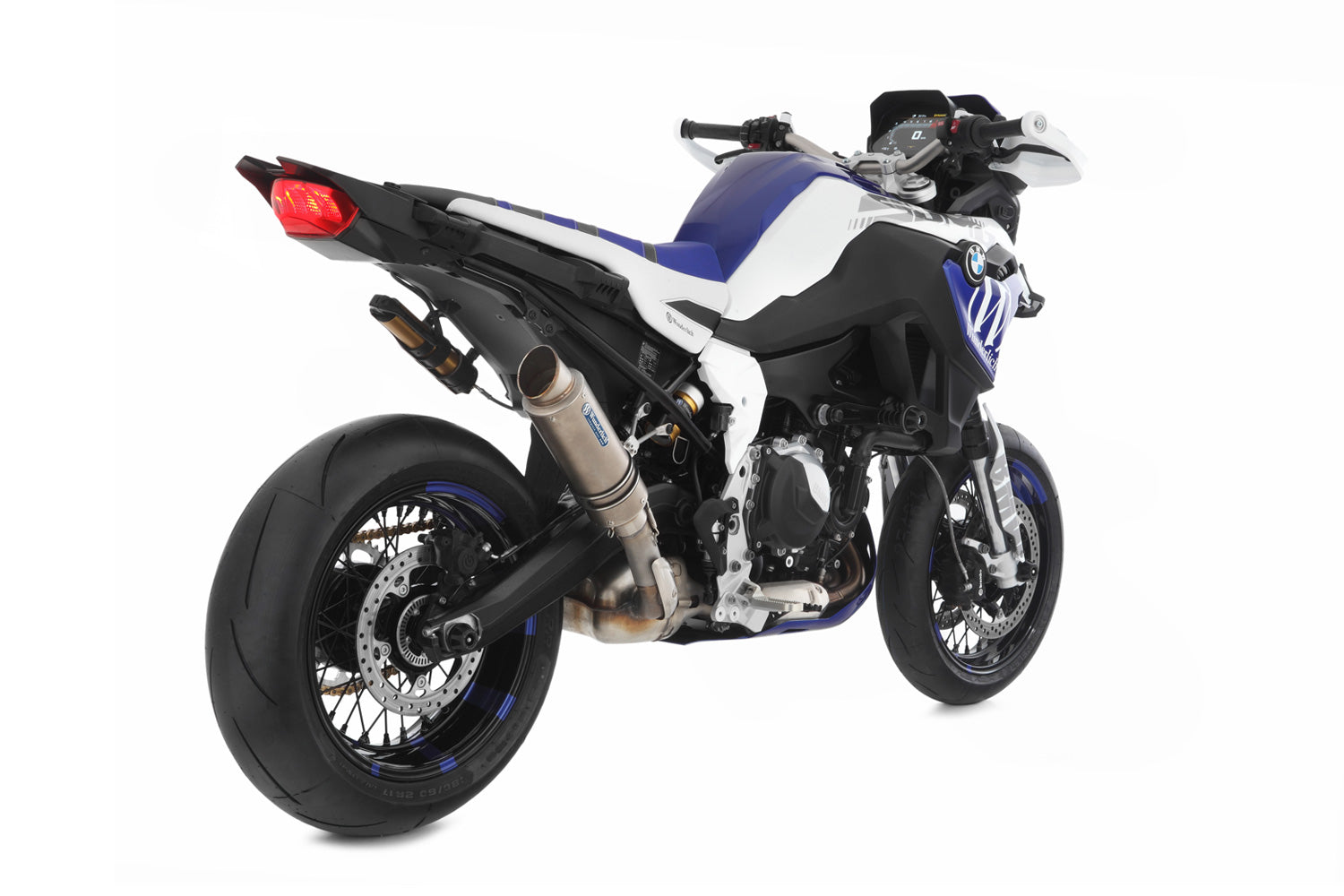 Dynamically designed, striking tail fairing