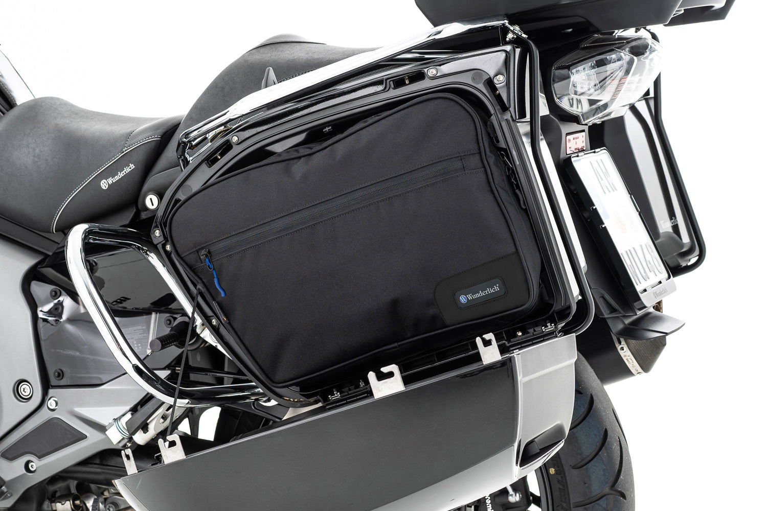 Our robust black inner pockets for cases are perfectly crafted and leave nothing to be desired