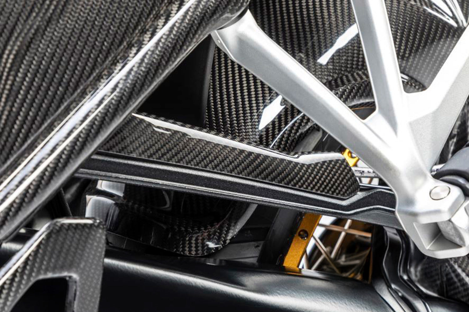 Ilmberger - Brake Line Cover for R 1250 GS