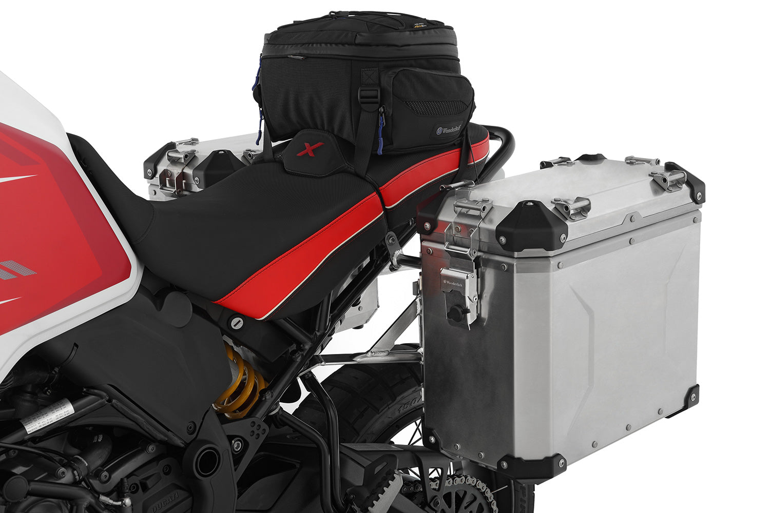 Sturdy, light and stylish aluminium cases add truly special comfort to every rider on any tour.