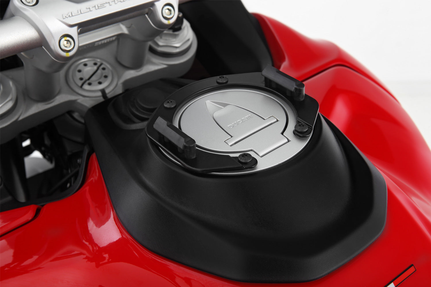 Wunderlich tank ring for tank bag CLICK BAG Multistrada V4 Rally - Passion. Unlimited. ✔ Premium components ✔ Integrated design ➜ Order now