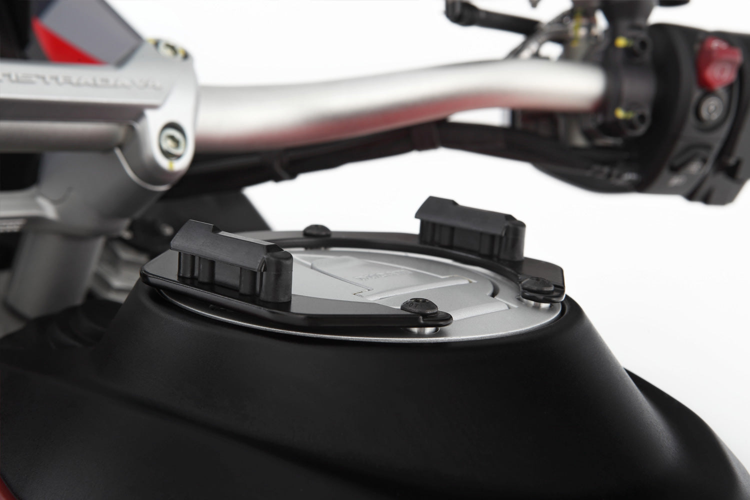 Wunderlich tank ring for tank bag CLICK BAG Multistrada V4 Rally - Passion. Unlimited. ✔ Premium components ✔ Integrated design ➜ Order now