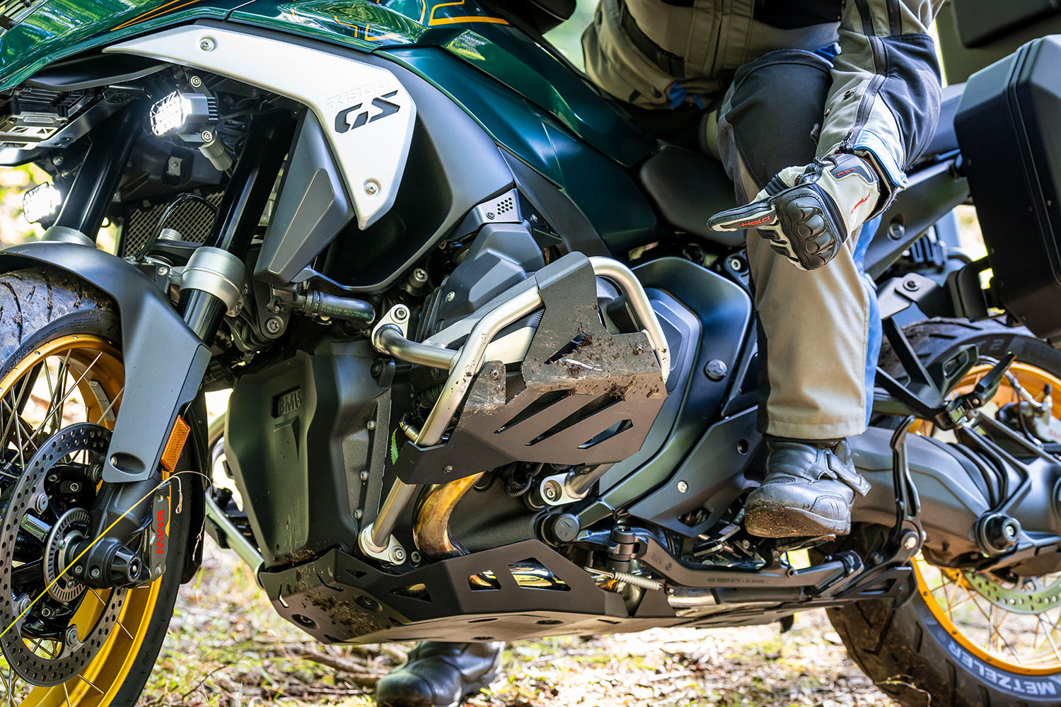 Wunderlich cylinder head protection for original engine protection bar R 1300 GS and GS Adventure - complete your BMW ✔ Premium components