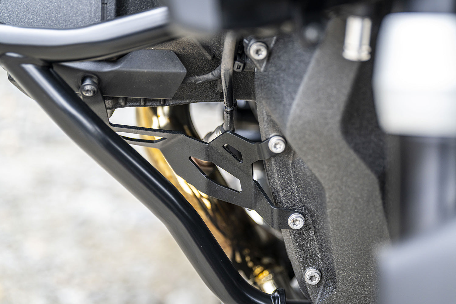 Wunderlich oxygen sensor guard R 1300 - complete your BMW ✔ Premium components ✔ Integrated design ➜ Order now