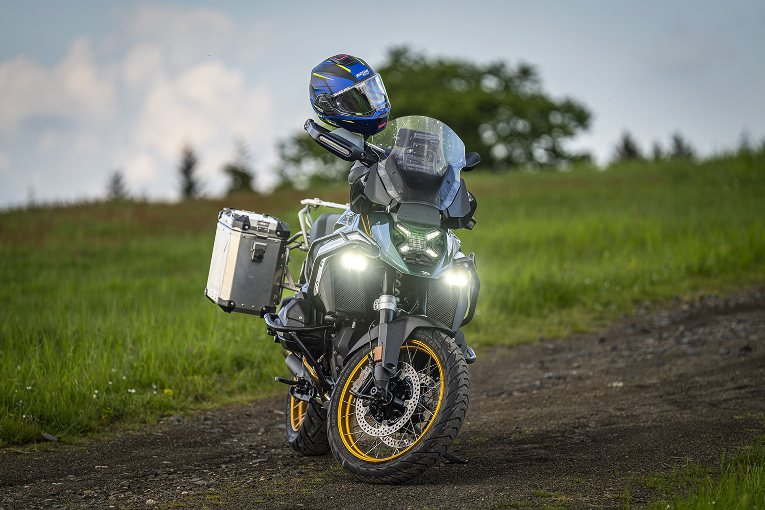 Wunderlich MICROFLOOTER 3.0 Auxillary headlight R 1300 GS - complete your BMW ✔ Premium components ✔ Integrated design ➜ Order now