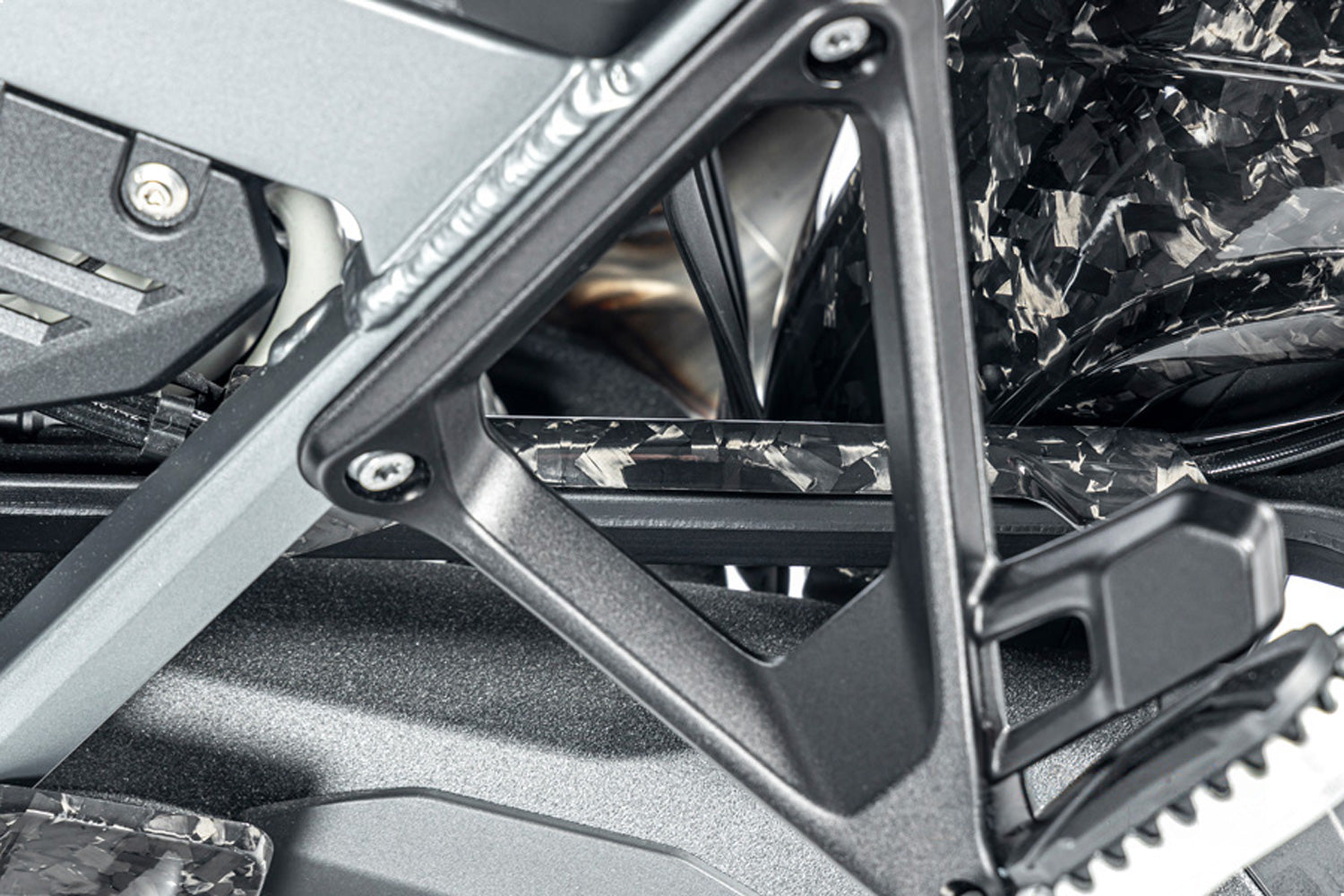 Ilmberger - Brake Line Cover for R 1300 GS + Adventure