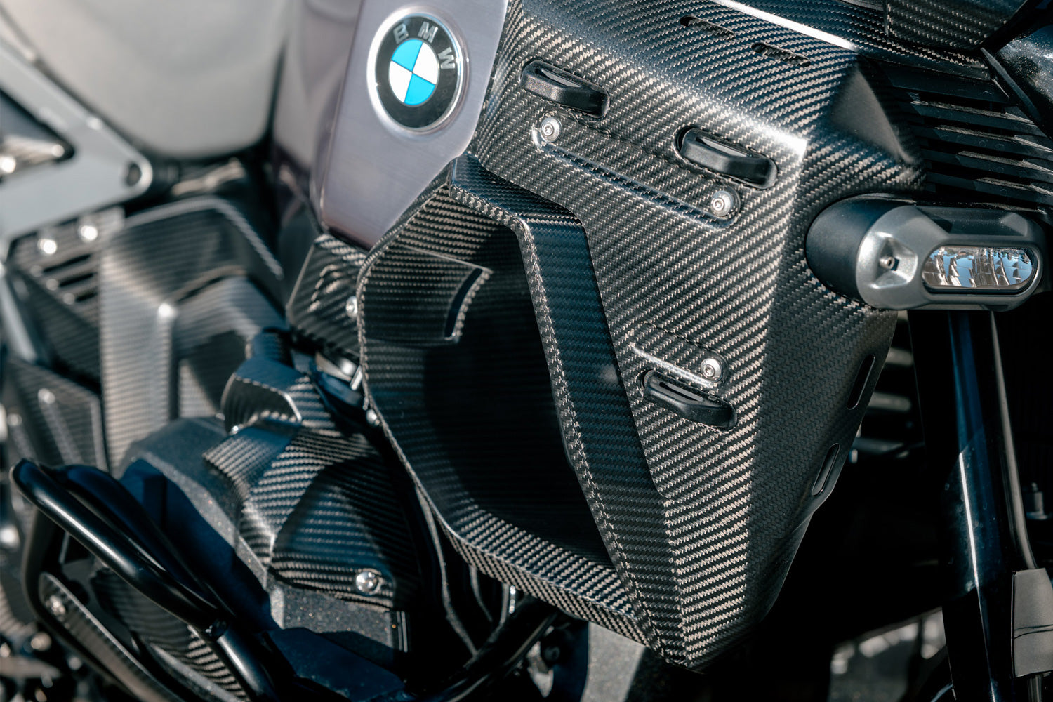 Ilmberger - Radiator Cover with Holes for Bag Mounts for R 1300 GS ADV.