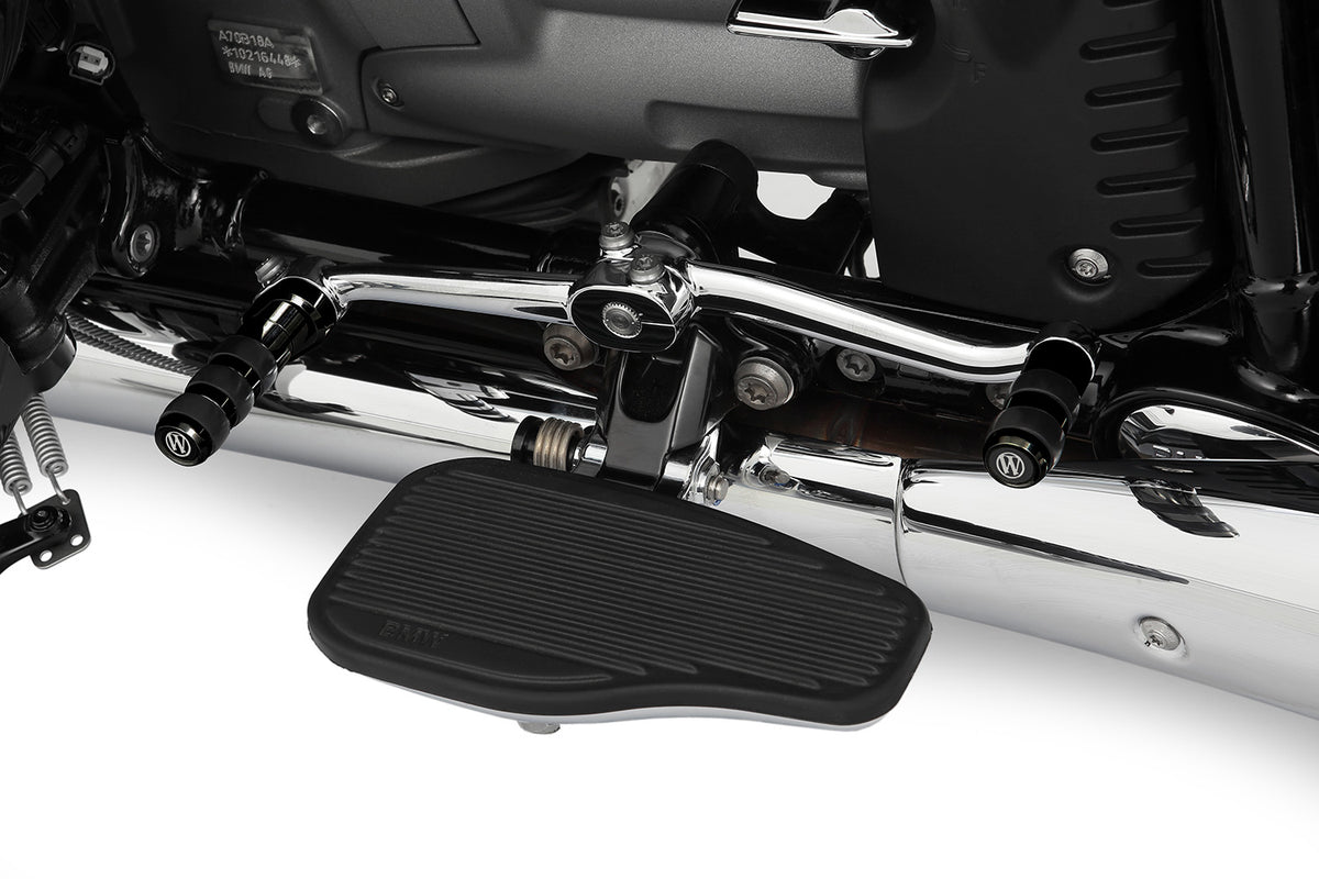 Our gear-shifter extension replaces the series standard lever. At 60 mm, it’s 50% longer (!) than the original.