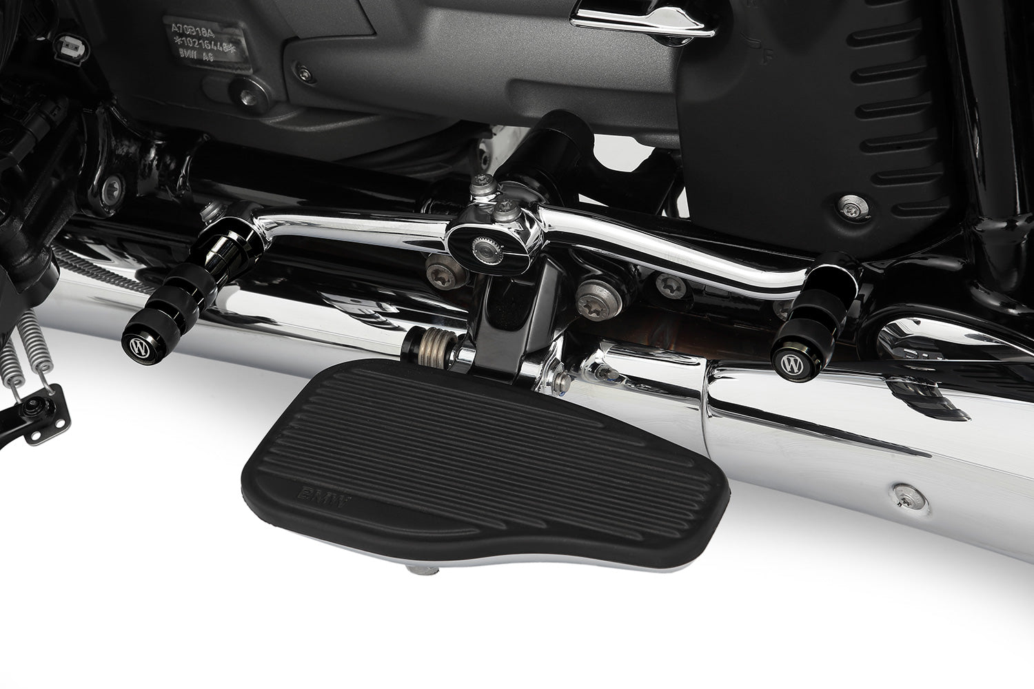 Our gear-shifter extension replaces the series standard lever. At 50 mm, it’s twice as long (!) as the original.