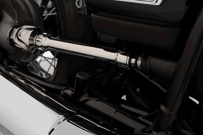 The rotating shaft of the cardan drive is effectively staged by the discreet lighting