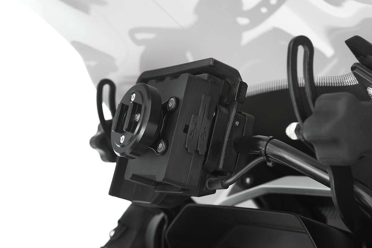 Our thoroughly practical USB charging box fits all BMWs with the factory-side BMW navigation preparation