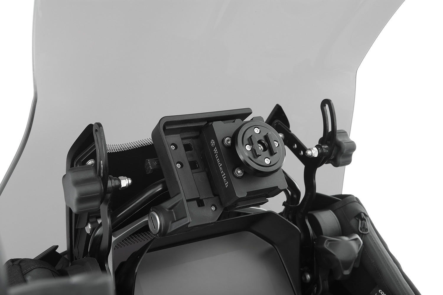 Our thoroughly practical USB charging box fits all BMWs with the factory-side BMW navigation preparation