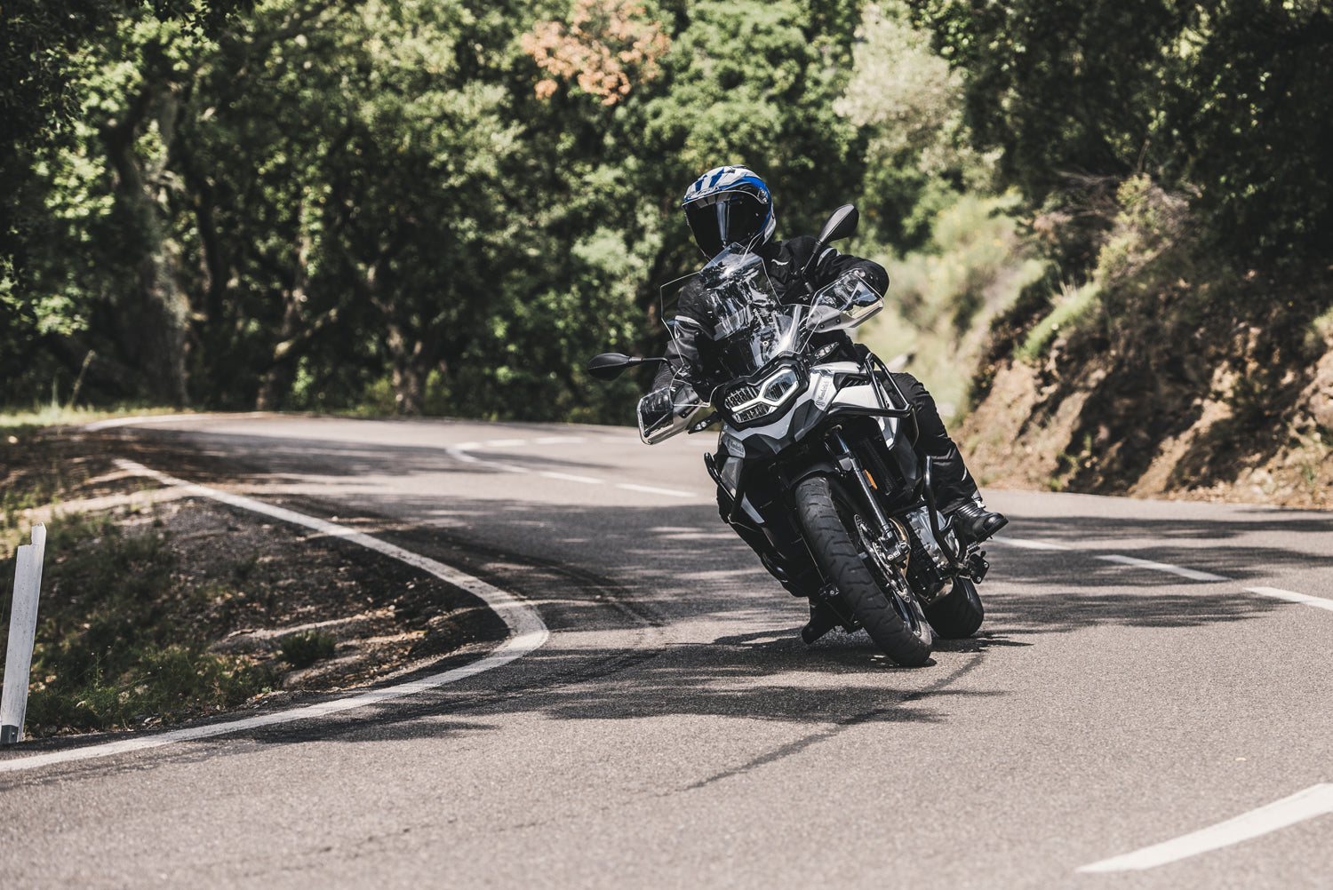 Wunderlich 20 mm handlebar riser for BMW F 850 GS. Better handling and direct riding experience, individual sitting position, more comfort.
