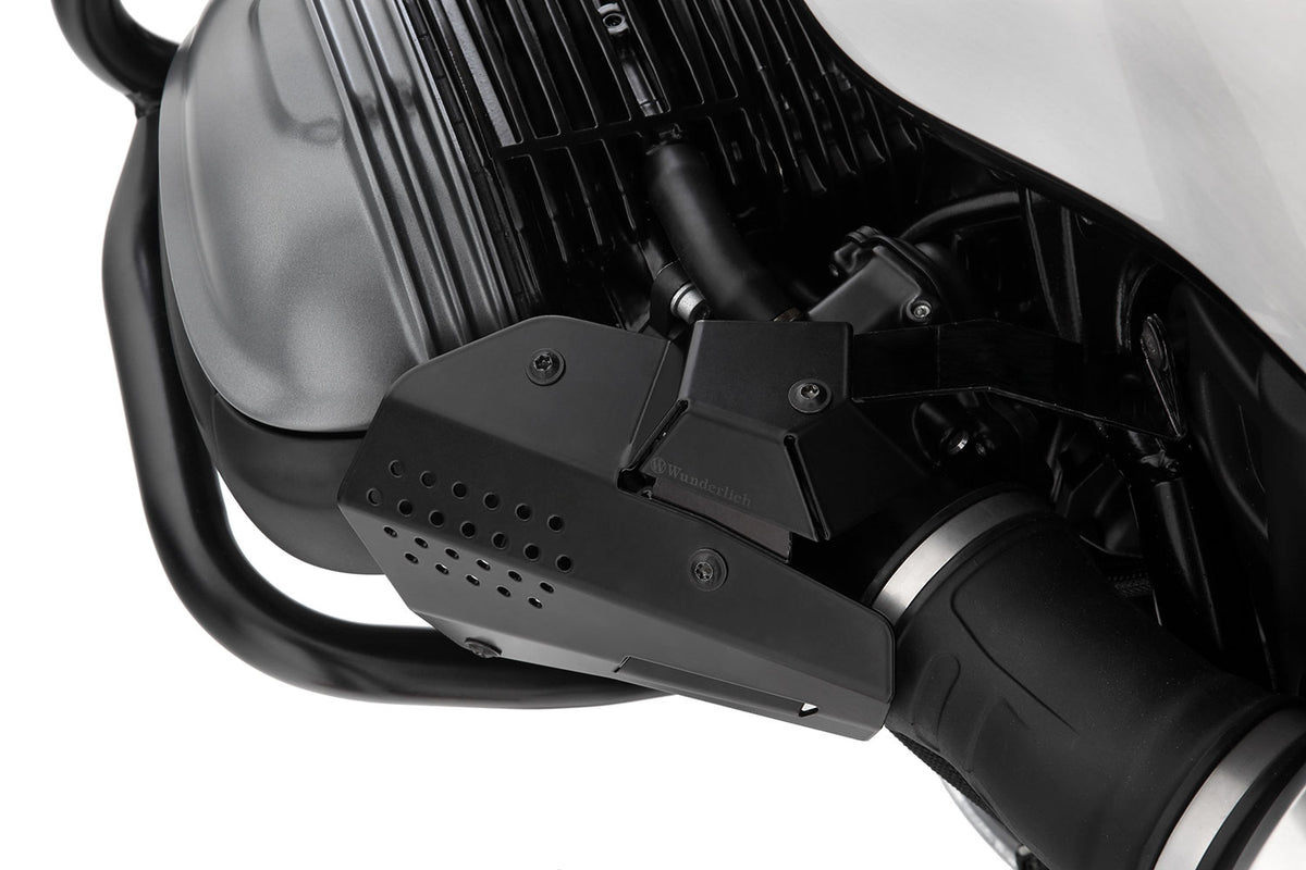 Reliable protection for vulnerable line connections, connectors, the throttle sensor and the injector tube