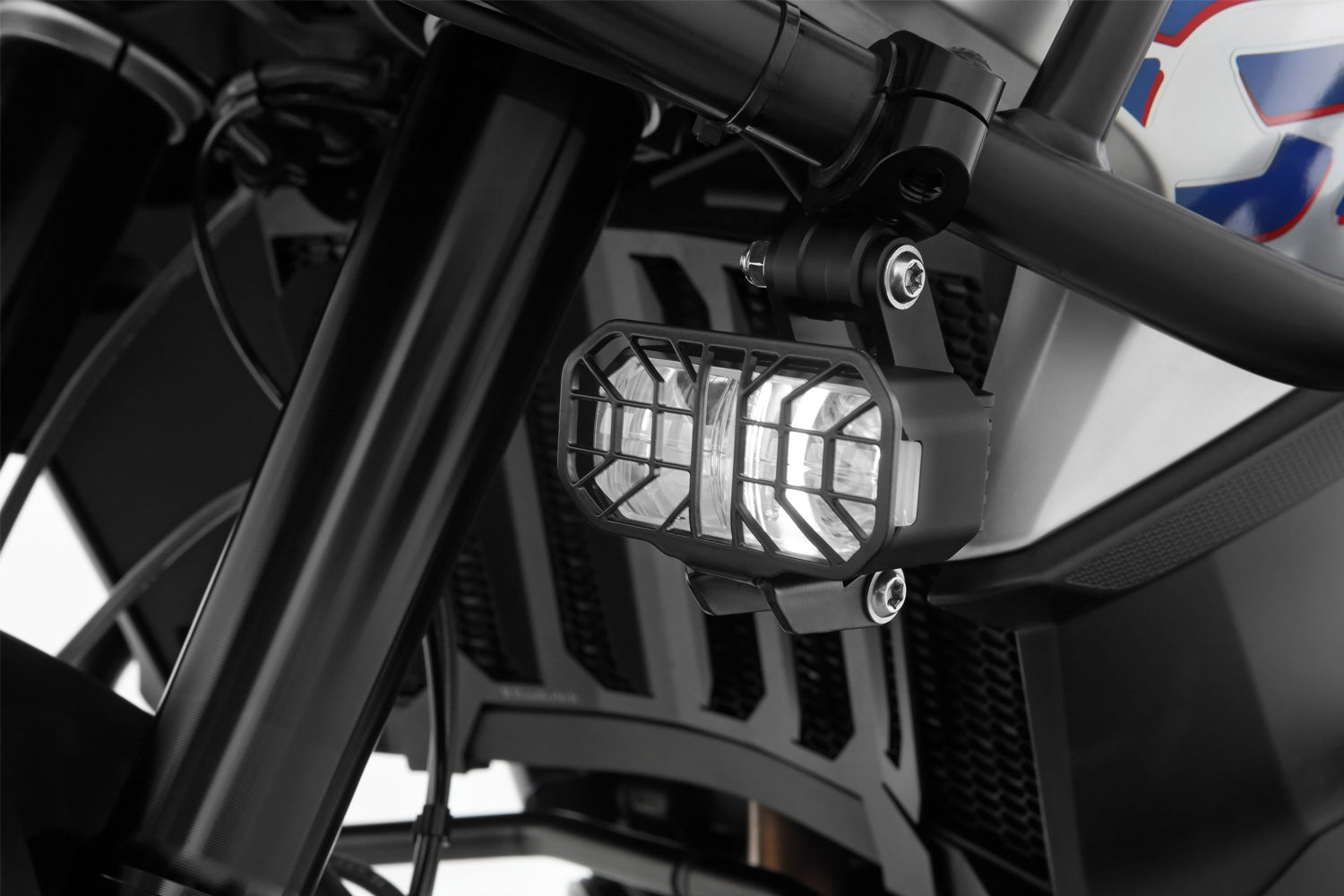 MICROFLOOTER 3.0: Excellent, even illumination of the road when riding in fog, rain and at night 