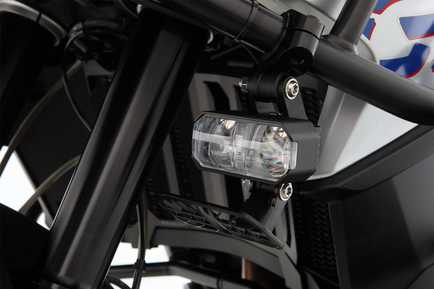 MICROFLOOTER 3.0: Excellent, even illumination of the road when riding in fog, rain and at night 