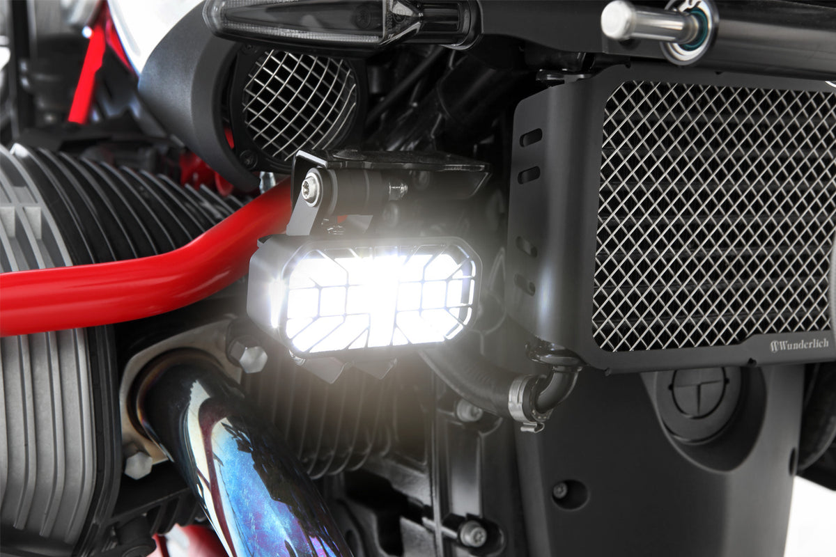 With a full 2 x 4000, so a total of 8000 lumen, they provide four times the luminous flux of conventional auxiliary headlights
