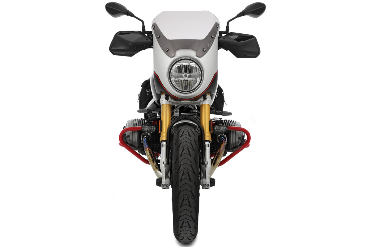 With a full 2 x 4000, so a total of 8000 lumen, they provide four times the luminous flux of conventional auxiliary headlights