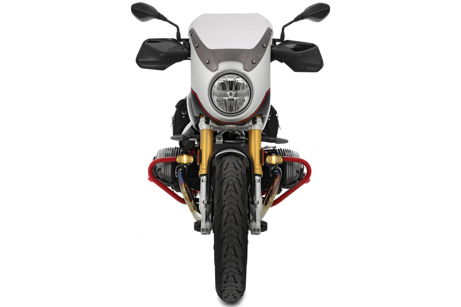 With a full 2 x 4000, so a total of 8000 lumen, they provide four times the luminous flux of conventional auxiliary headlights