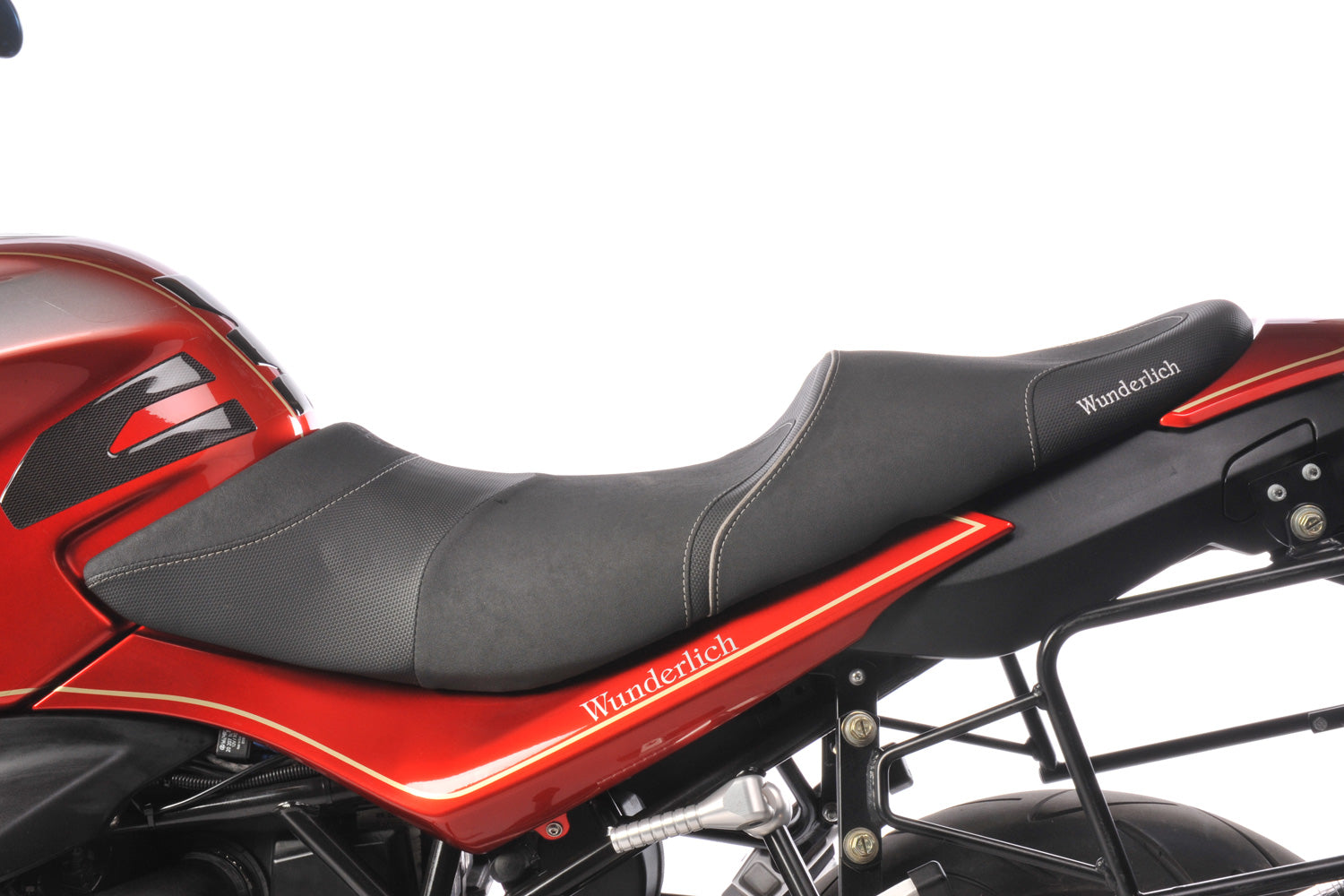 AktivKomfort »ERGO« Seats for R 1200 R. Well-thoughtthrough at every step of the design, with many innovative solutions.