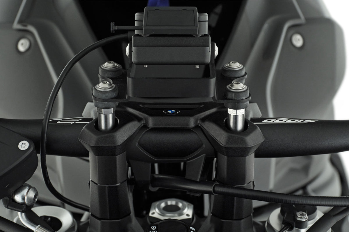 Special screws for handlebar riser with sat nav