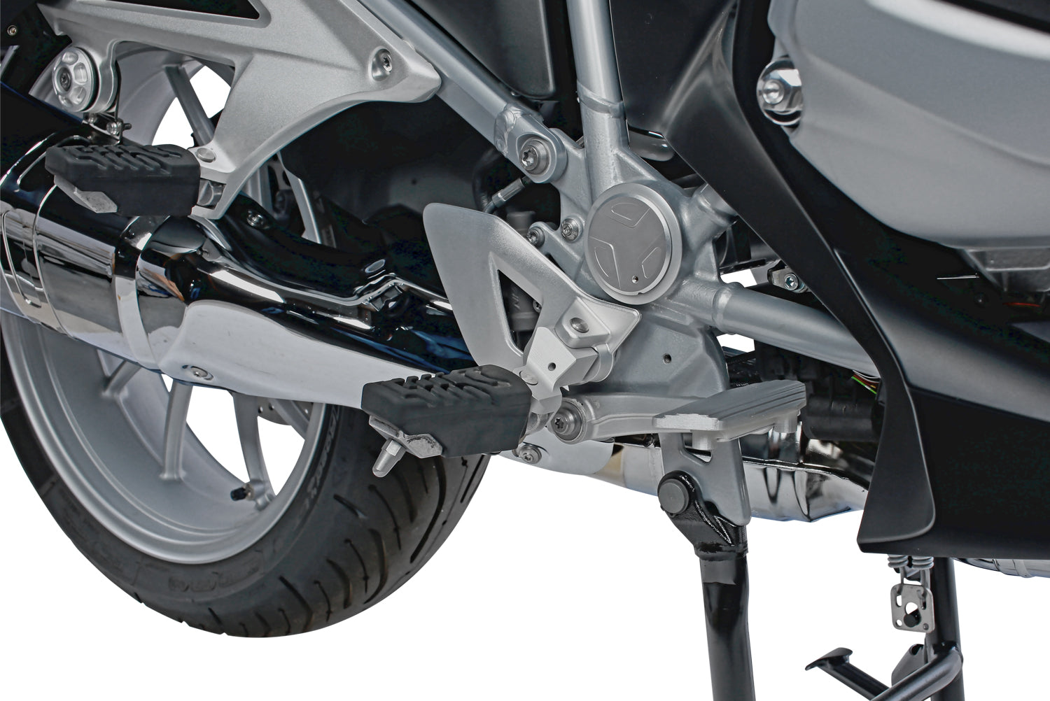 ERGO Footrest lowering for R1200RT offers a relaxed seating position and reduced the knee angle. Machined from solid aluminium.