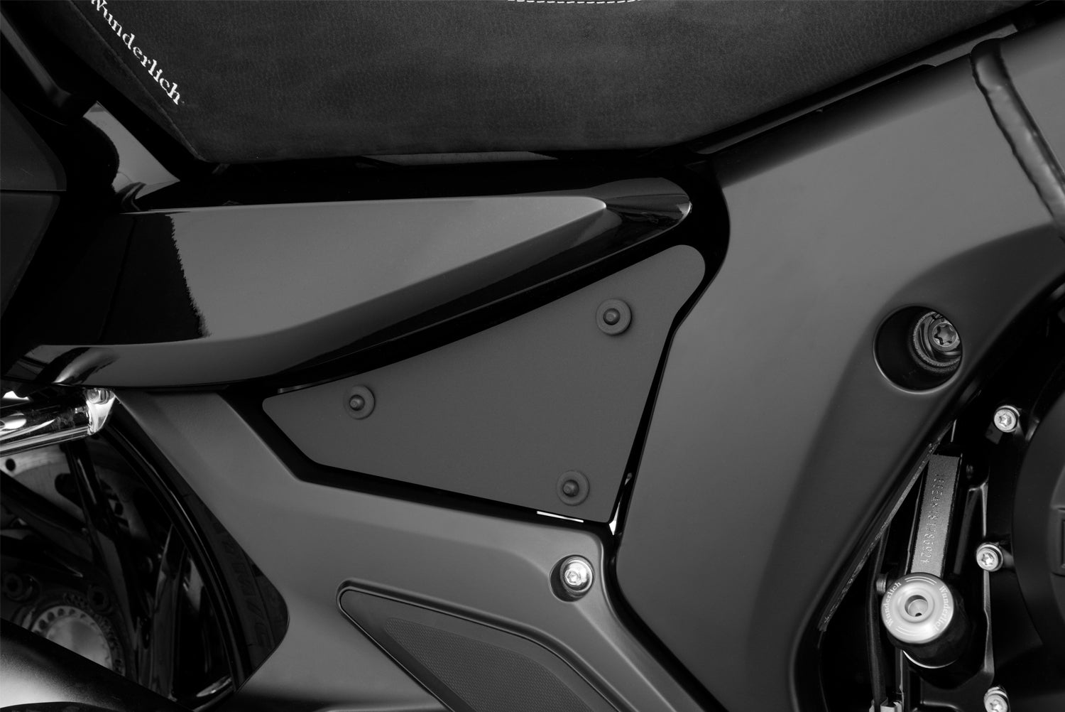 We close up the gap with a slim and attractive 4mm thick side cover. Protects the frame from scratches especially when riding off-road.