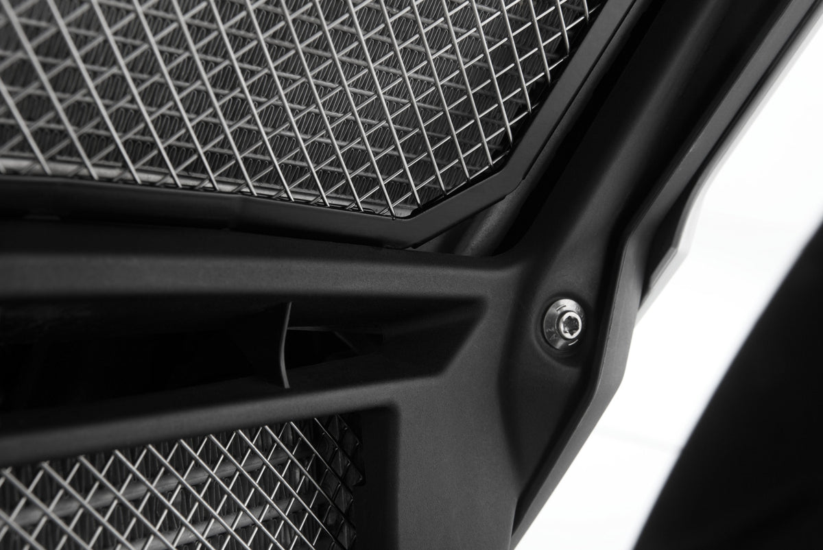 Prevents damage and heavy dirt from foreign bodies thrown up by the front wheel