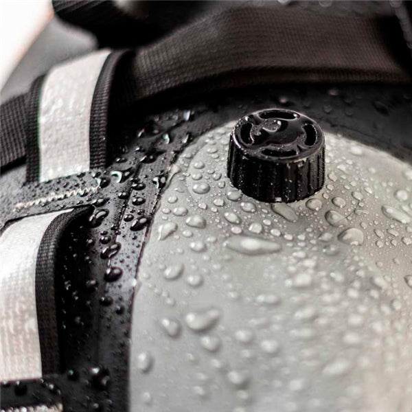 Giant Loop-BAG ROGUE 17L BK/GY Giant Loop RDB18 816205021265