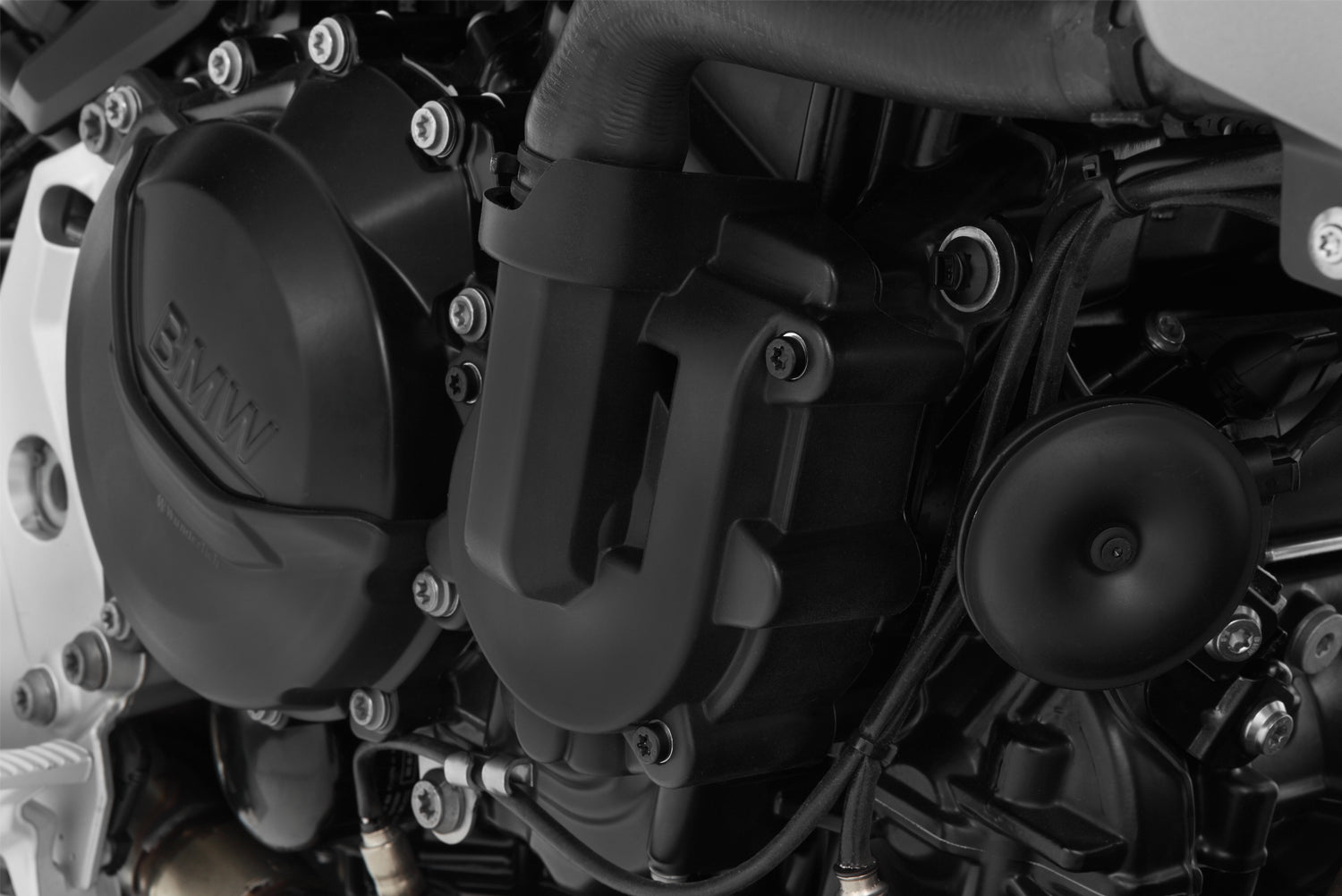 This engine protection cover set consists of three covers that reliable protection for the exposed points on the engine