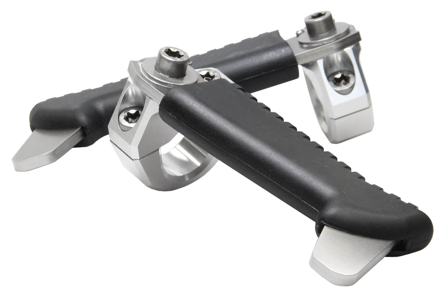The practical and comfortable crash bar foot rests allow relaxed riding, even on long trips. 