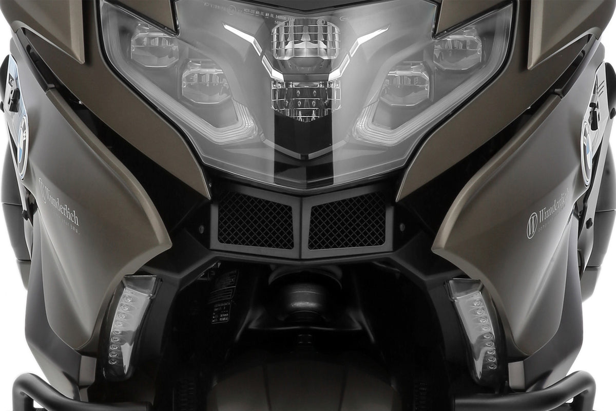 The Wunderlich oil cooler grille for the K1600 GT provides effective protection and ensures optimal long-term cooling air flow.