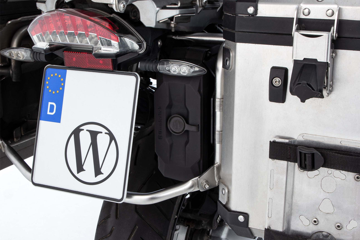 Tailored tool box for various bits and pieces  - Space-saving, integrated mounting on the left of the original case carrier!