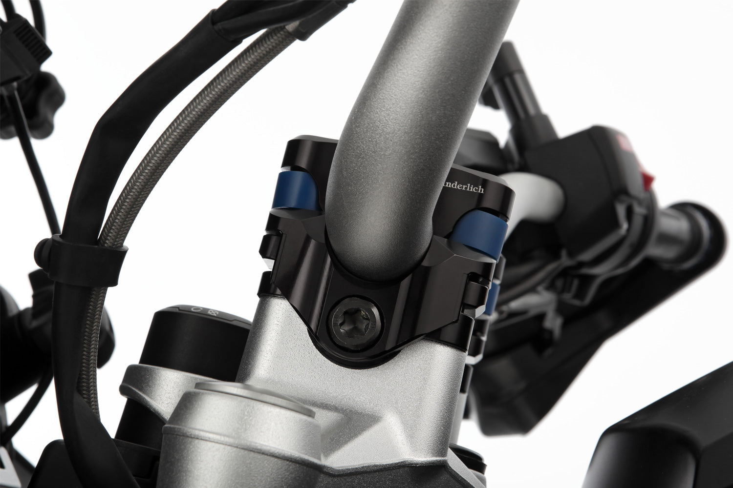 Handlebar riser by Wunderlich - complete your BMW ✔ Premium components ✔ Integrated design ➜ Order now